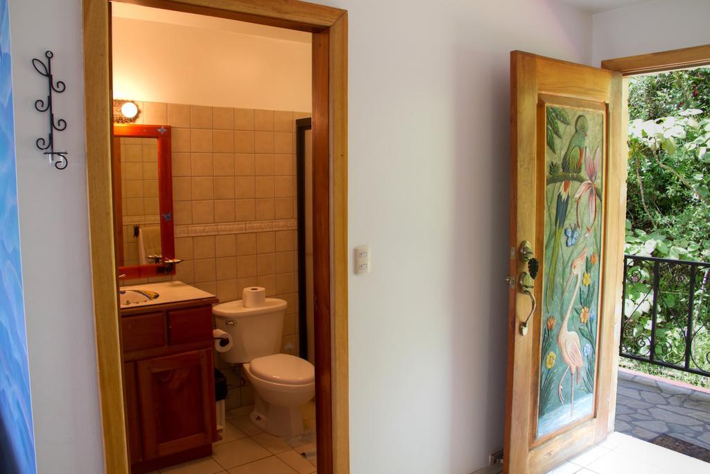 Gingerbread Restaurant & Hotel Nuevo Arenal Room photo