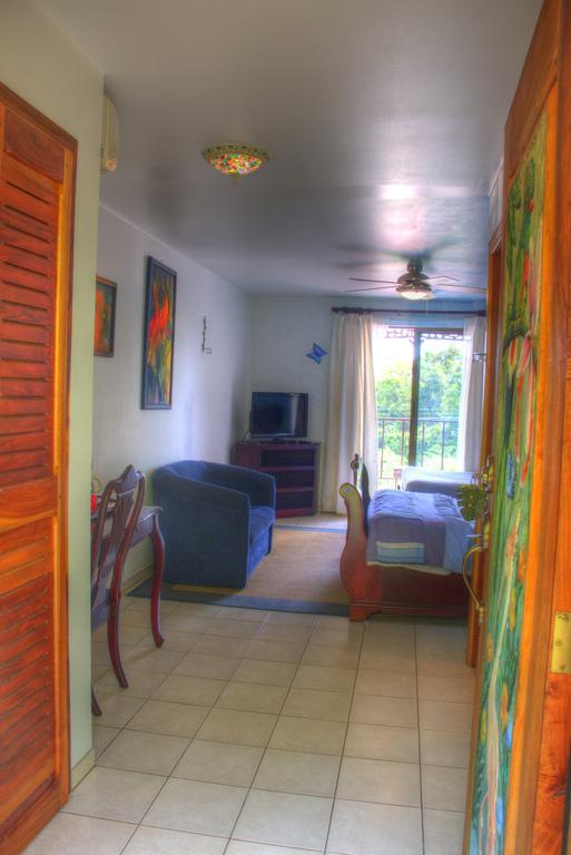 Gingerbread Restaurant & Hotel Nuevo Arenal Room photo